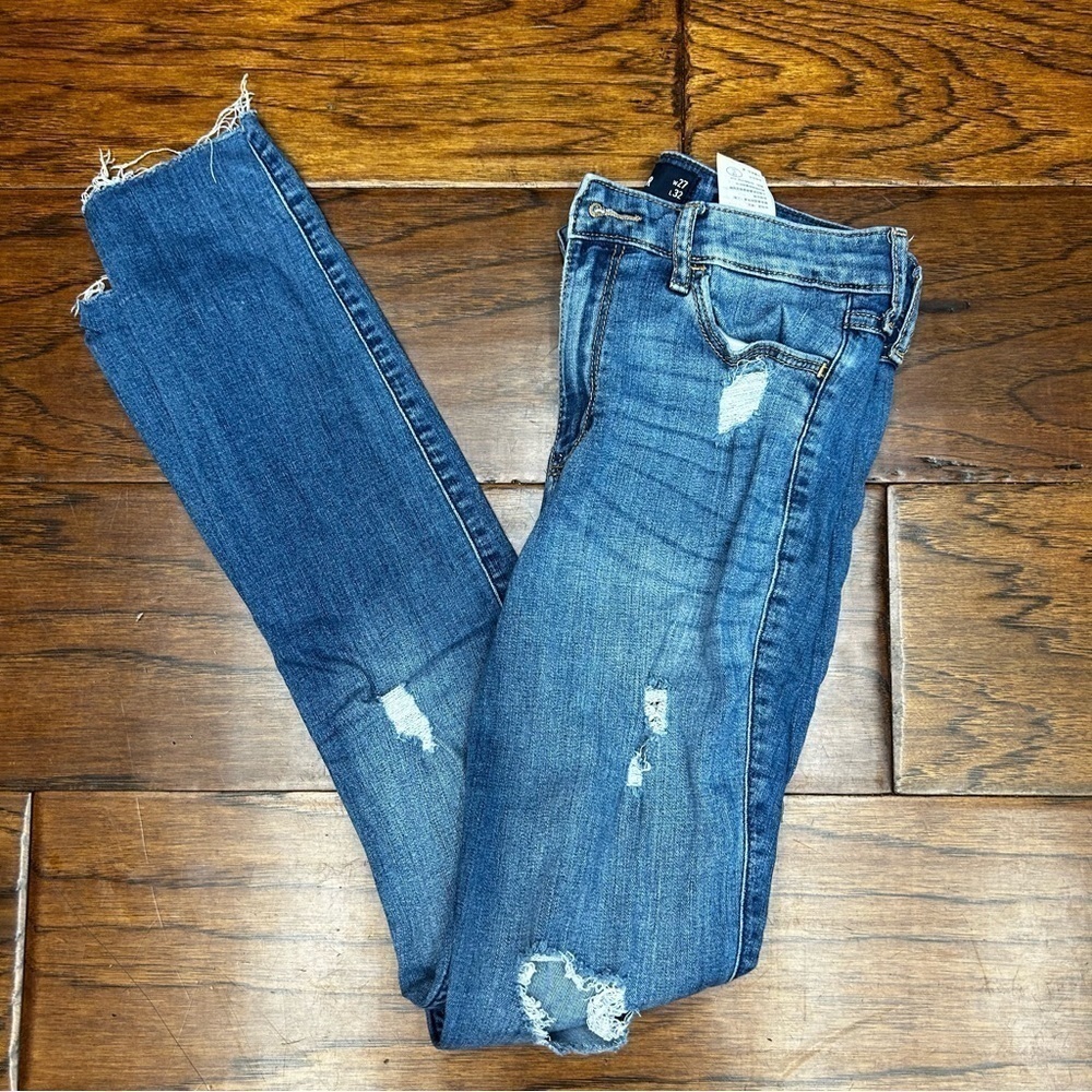 Hollister high rise super skinny‎ classic stretch distressed jeans